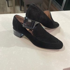 Black suede semi flat 1” heel. Very comfortable. In prime condition